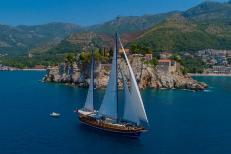 Bays You Should Include in Your Blue Cruise Route