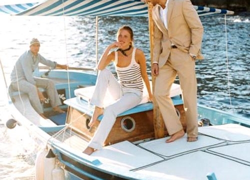 How to Dress for a Boat Party?